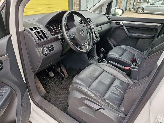 Volkswagen Touran 7 of 12