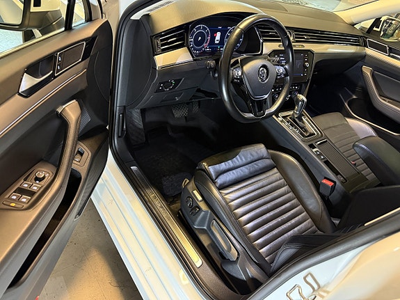 Volkswagen Passat 7 of 13