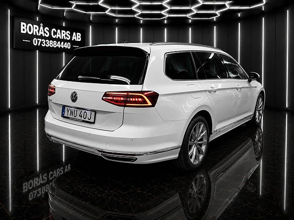 Volkswagen Passat 2 of 13