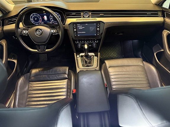 Volkswagen Passat 8 of 13