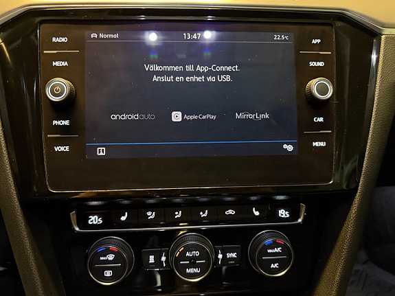 Volkswagen Passat 12 of 13