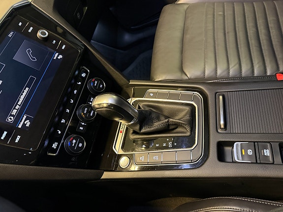 Volkswagen Passat 10 of 13