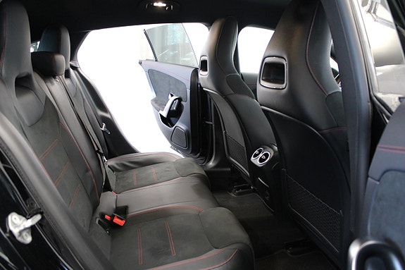 Mercedes-Benz CLA220 d 14 of 30