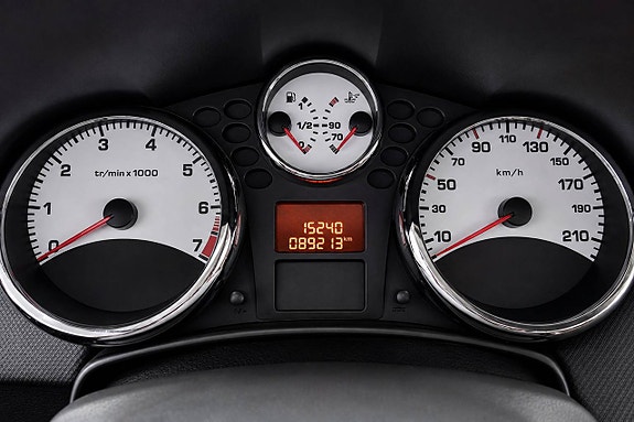 Peugeot 207 CC 16 of 16