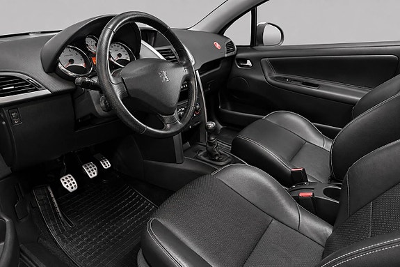 Peugeot 207 CC 8 of 16