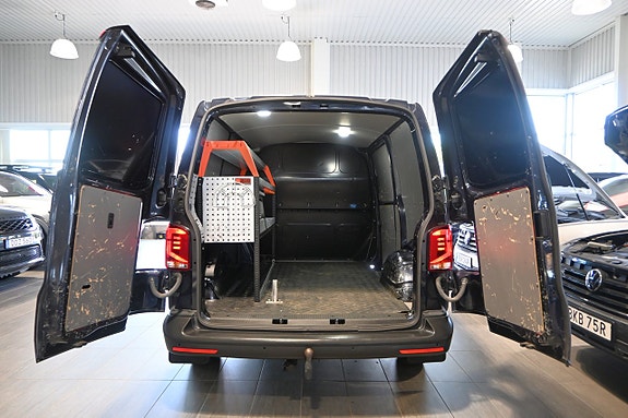 Volkswagen Transporter 13 of 21