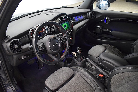 MINI Cooper S 9 of 30