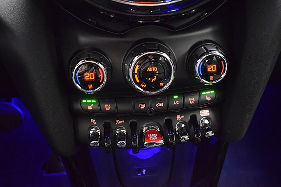 MINI Cooper S 17 of 30