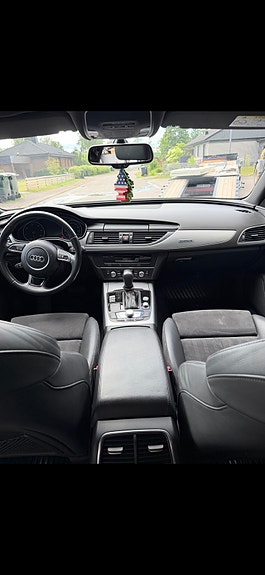 Audi A6 4 of 6