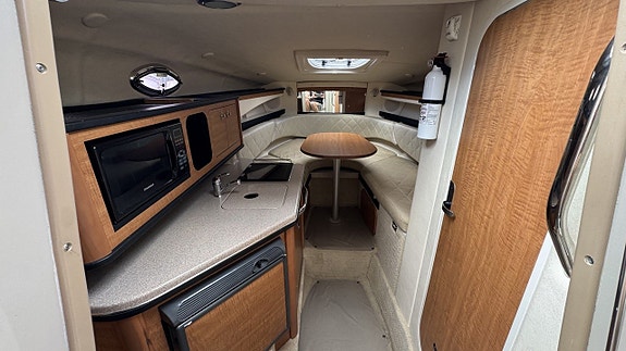 Sea Ray 260 / Mercruiser 350 MAG -06 11 of 19