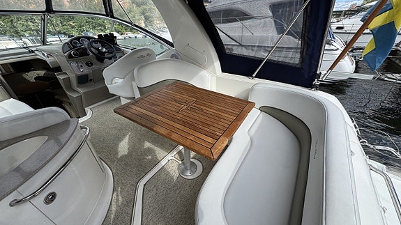 Sea Ray 260 / Mercruiser 350 MAG -06 4 of 19