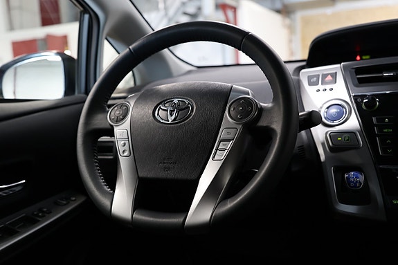 Toyota Prius+ 17 of 23