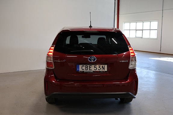 Toyota Prius+ 9 of 23