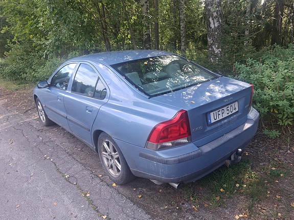 Volvo S60 2 of 4