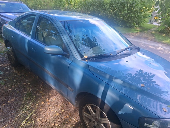 Volvo S60 3 of 4