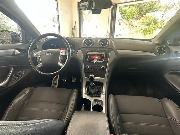 Ford Mondeo 14 of 14