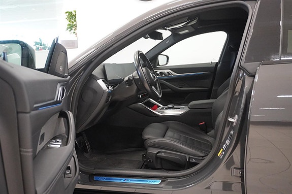 BMW i4 2 of 11
