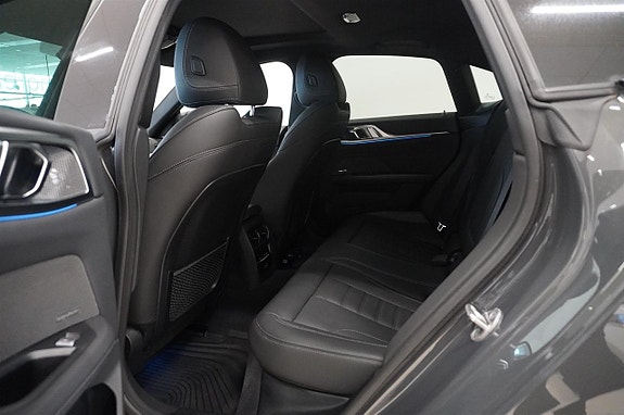 BMW i4 8 of 11