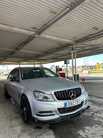 Mercedes-Benz C180 6 of 9