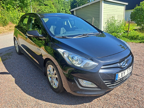 Hyundai i30 2 of 7