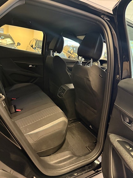 Peugeot 3008 9 of 17