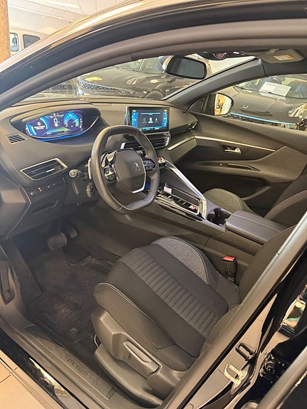 Peugeot 3008 7 of 17