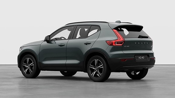 Volvo XC40 3 of 10