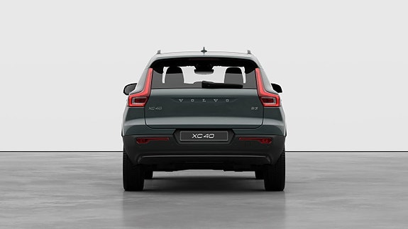 Volvo XC40 4 of 10