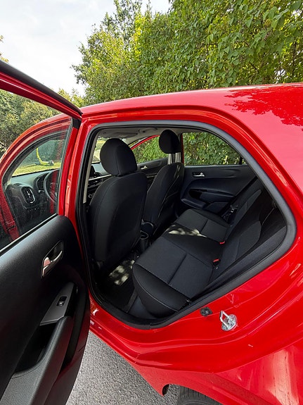 Kia Picanto 5 of 10