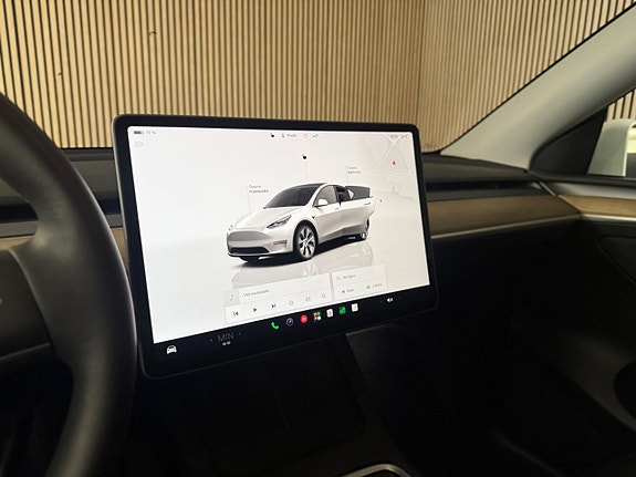 Tesla Model Y 13 of 24