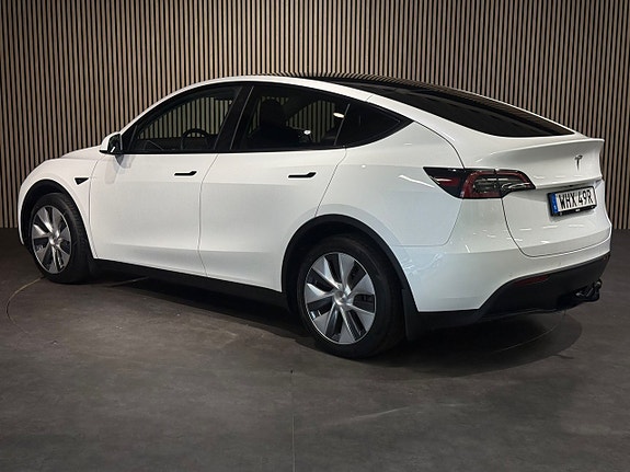 Tesla Model Y 6 of 24