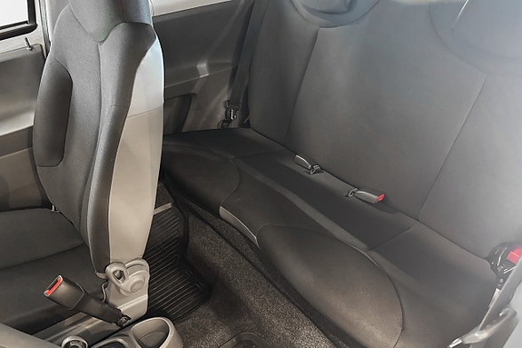 Toyota Aygo 7 of 10
