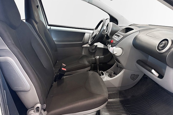 Toyota Aygo 6 of 10