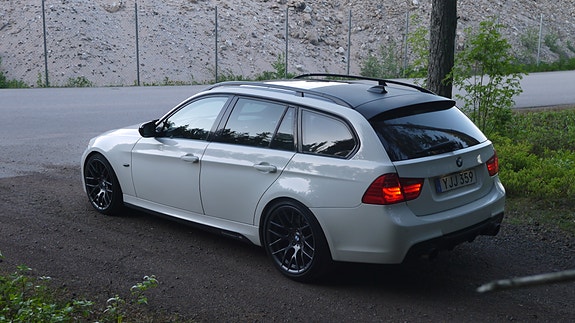 BMW 335i 4 of 6