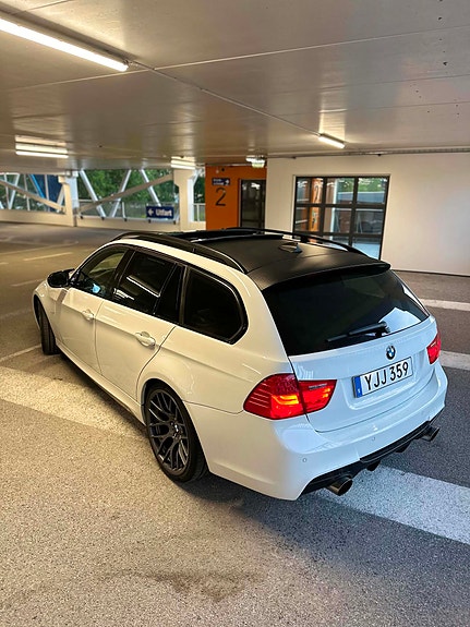 BMW 335i 5 of 6