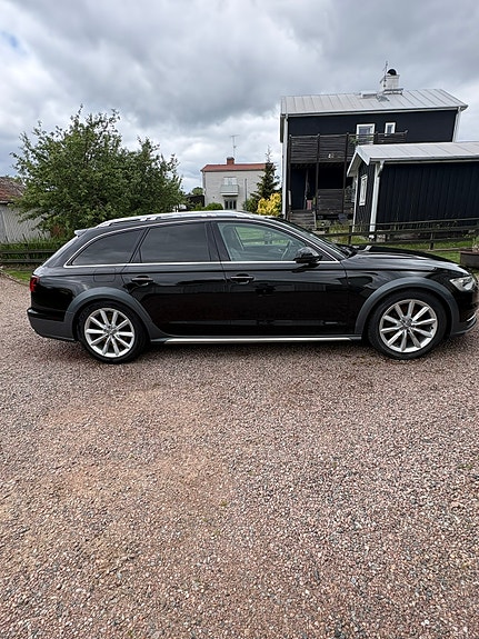 Audi A6 allroad 2 of 13