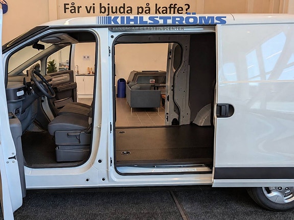 Maxus e-Deliver 5 2 of 10
