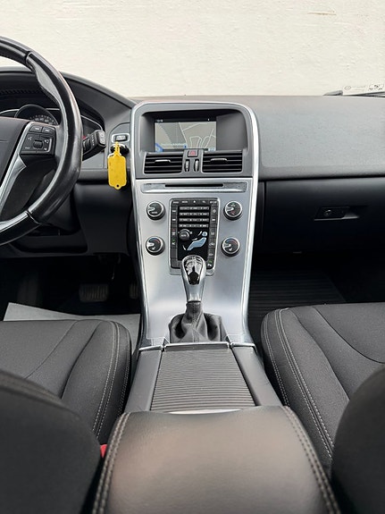 Volvo XC60 10 of 12
