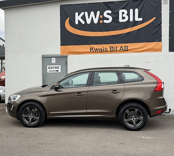 Volvo XC60 2 of 12