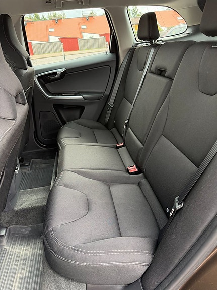 Volvo XC60 11 of 12