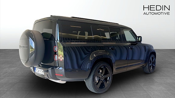 Land Rover Defender 130 2 of 13