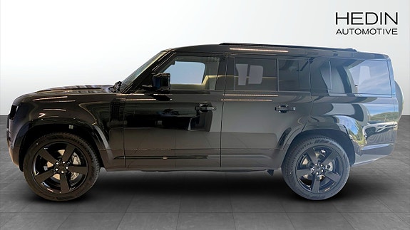 Land Rover Defender 130 6 of 13
