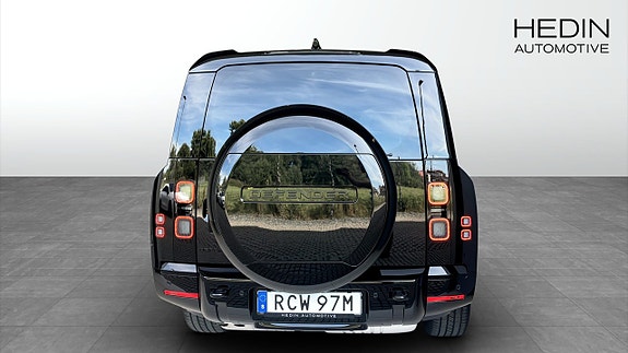 Land Rover Defender 130 7 of 13