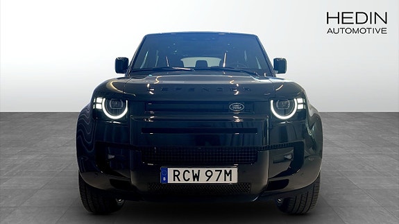 Land Rover Defender 130 8 of 13