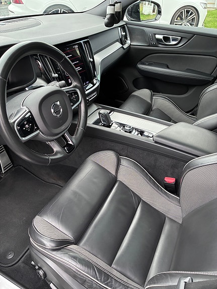 Volvo V60 7 of 12