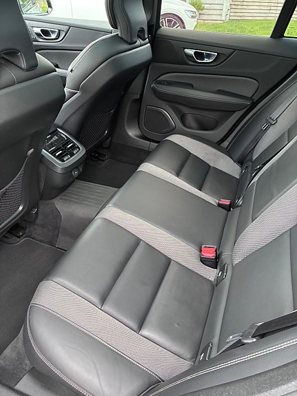 Volvo V60 8 of 12