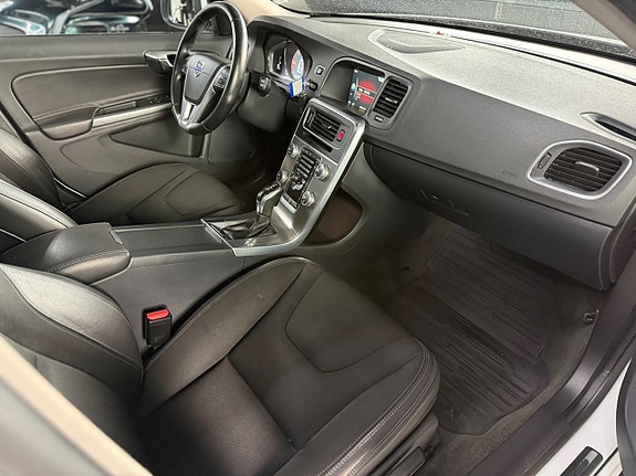 Volvo V60 9 of 14