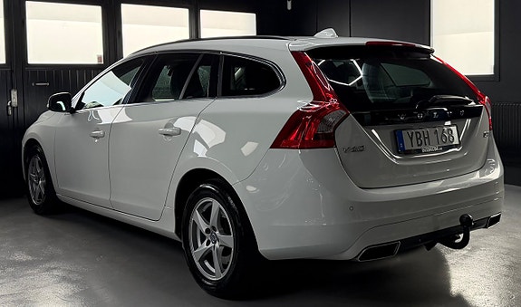 Volvo V60 3 of 14