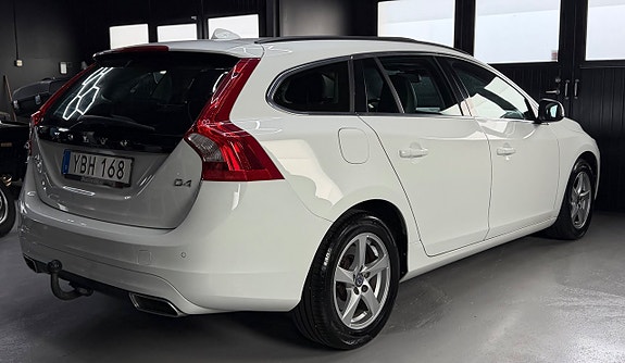 Volvo V60 4 of 14