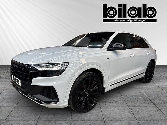 Audi Q8 2 of 9